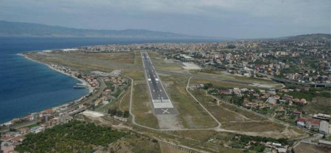 Aeroporto dello Stretto, nuovi tagli Ryanair: Versace attacca Regione e Governo