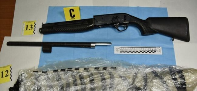 Reggio Calabria, scoperto dalla Polizia un arsenale nascosto nelle case popolari